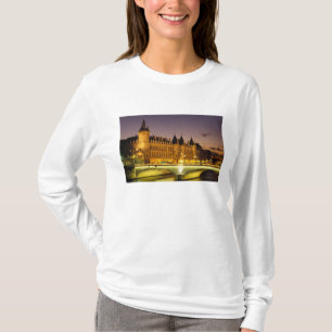 Frankrijk, Parijs, Conciergerie en rivier de Seine T-shirt