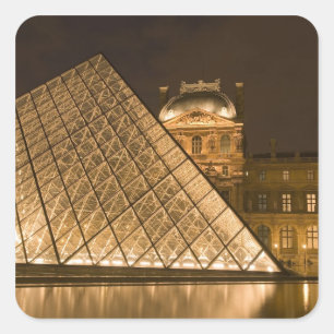 Frankrijk, Parijs. De Louvre bij schemering. Credi Vierkante Sticker