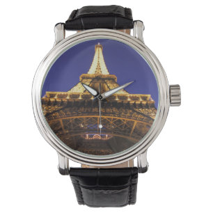 FRANKRIJK, Parijs Eiffeltoren, avondbeeld Horloge