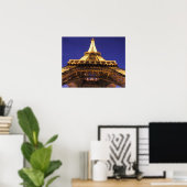 FRANKRIJK, Parijs Eiffeltoren, avondbeeld Poster (Thuiskantoor)