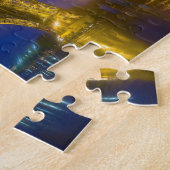 Frankrijk, Parijs. Eiffeltoren verlicht bij Legpuzzel (Zijkant)