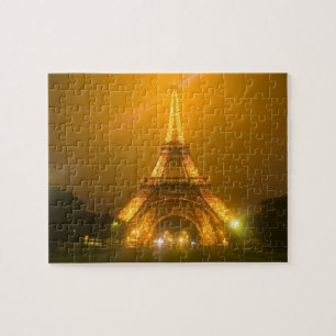 Frankrijk, Parijs. Eiffeltoren verlicht op 3 Legpuzzel