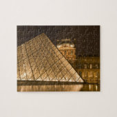 Frankrijk, Parijs. Het Louvre bij schemering. Kred Legpuzzel (Horizontaal)
