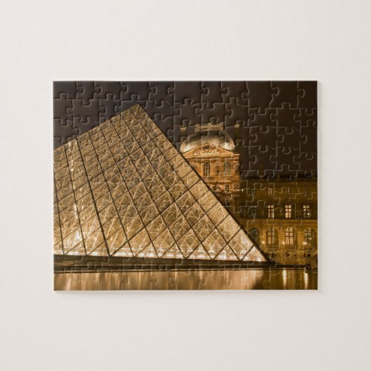 Frankrijk, Parijs. Het Louvre bij schemering. Kred Legpuzzel (Horizontaal)