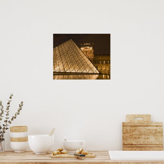 Frankrijk, Parijs. Het Louvre bij schemering. Kred Poster (Keuken)