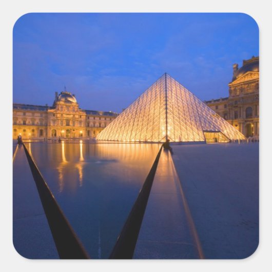 Frankrijk, Parijs. Het Louvre museum in schemering Vierkante Sticker (Voorkant)
