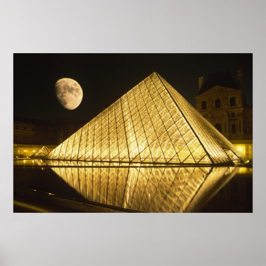 Frankrijk, Parijs, Het Louvre Museum, 's Nachts Poster (Voorkant)