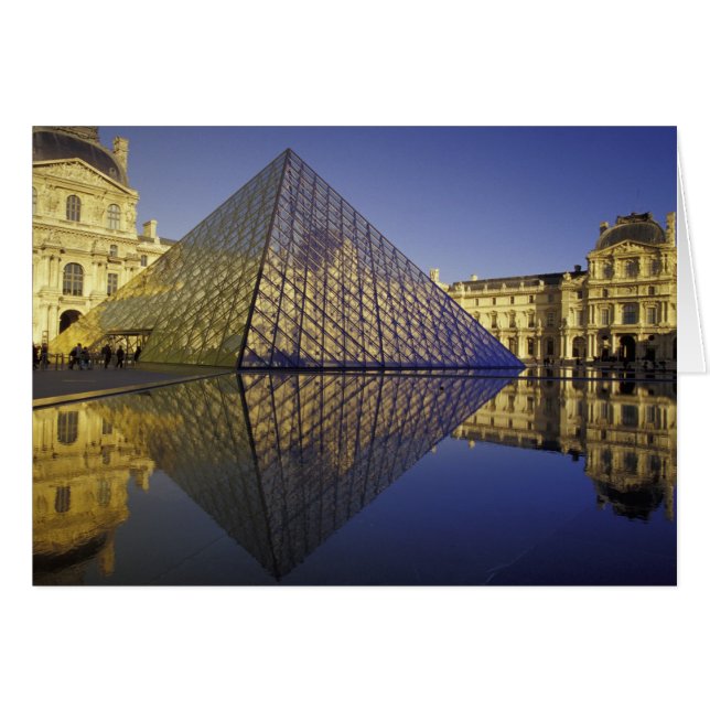 FRANKRIJK, Parijs Reflectie, Piramide. De Louvre (Voorkant Horizontaal)