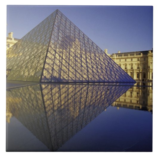 FRANKRIJK, Parijs Reflectie, Piramide. Het Louvre Tegeltje (Voorkant)