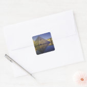 FRANKRIJK, Parijs Reflectie, Piramide. Het Louvre Vierkante Sticker (Envelop)