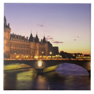 Frankrijk, Parijs, Rivier Seine en Conciergerie bi Tegeltje