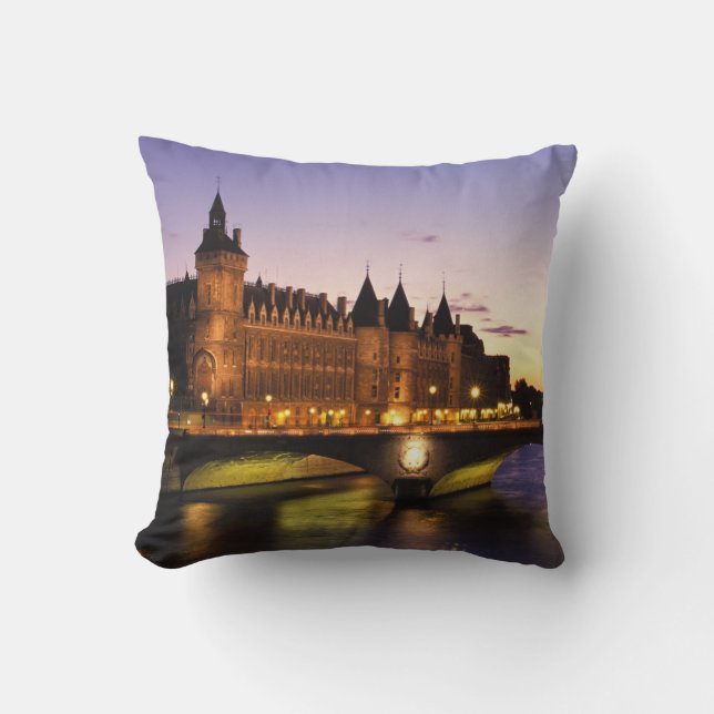 Frankrijk, Parijs, Rivier Seine en Conciergerie Kussen (Voorkant)
