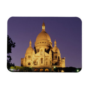 Frankrijk, Parijs, Sacré-Coeur bij schemering. Magneet