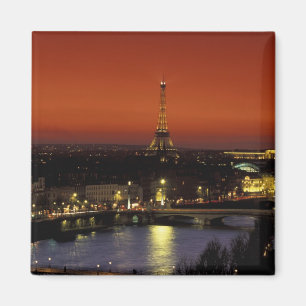 Frankrijk, Parijs Sunset view of Eiffel Tower and Magneet