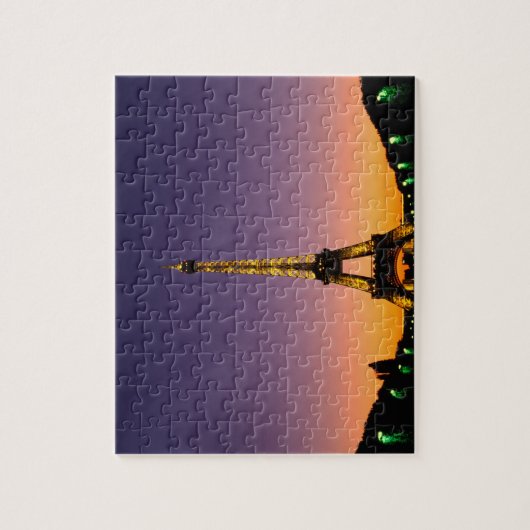 Frankrijk, Parijs, Tour Eiffel bij zonsondergang. Legpuzzel (Verticaal)