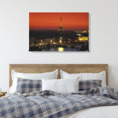 Frankrijk, Parijs Zonsondergang uitzicht op Eiffel Canvas Afdruk (Insitu (Slaapkamer))