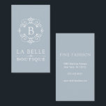 Frans Blauw en wit Elegant Monogram Visitekaartje<br><div class="desc">Een Europees geïnspireerd visitekaartje ontwerp in Frans blauw en wit, dit aangepaste visitekaartje heeft een logo-stijl handgetekende scroll lijst rond uw monogram. Het werkt goed voor een boetiek, kapsalon, nagelsalon, spa, restaurant, designers, mode-industrie, sieradenontwerper en andere professionele bedrijven. Voeg tekstregels toe of verwijder deze om aan uw voorkeuren te voldoen....</div>