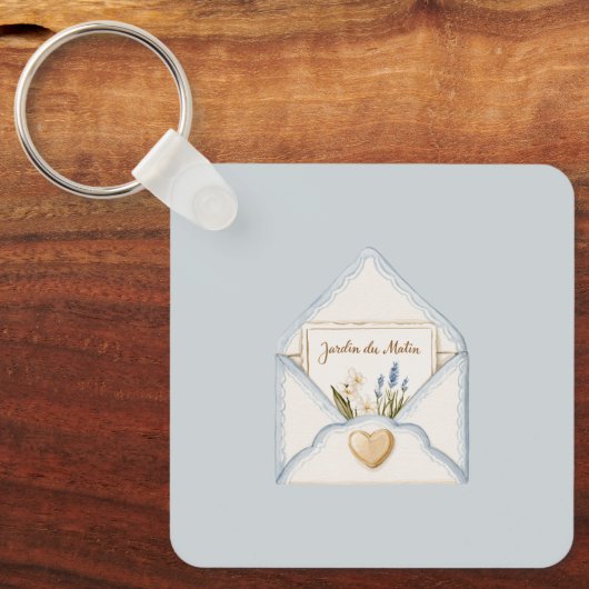 Frans Lichtblauwe Crème Envelope Hart Bloem  Sleutelhanger (Voorkant)