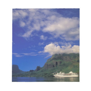 Frans-Polynesië, Moorea. Cooks Bay. Cruiseschip 3 Notitieblok