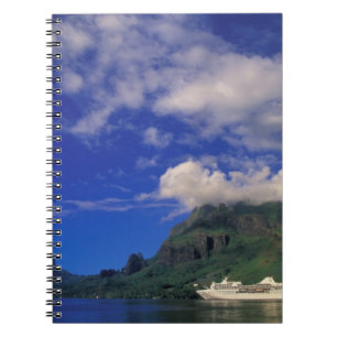 Frans-Polynesië, Moorea. Cooks Bay. Cruiseschip 3 Notitieboek