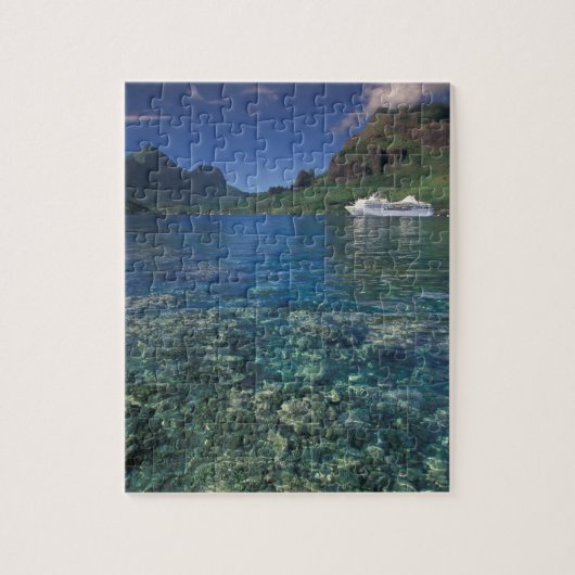 Frans-Polynesië, Moorea. Cooks Bay. Cruiseschip Legpuzzel (Verticaal)