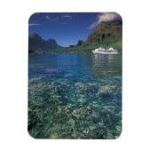Frans-Polynesië, Moorea. Koekbaai. Cruiseschip Magneet (Verticaal)