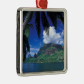 Frans-Polynesië, Moorea. Koekbaai. Groen Metalen Ornament (Rechts)