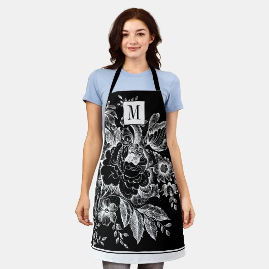 Franse boerderij Peony Monogram Chic Zwart Schort (Gedragen)