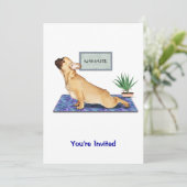 Franse Bulldog Doing Upward Dog Yoga Pose Kaart (Staand voorkant)