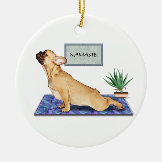 Franse Bulldog Doing Upward Dog Yoga Pose Keramisch Ornament (Voorkant)