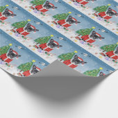 Franse Bulldog in sneeuw met kerstcadeaus Cadeaupapier (Hoek)