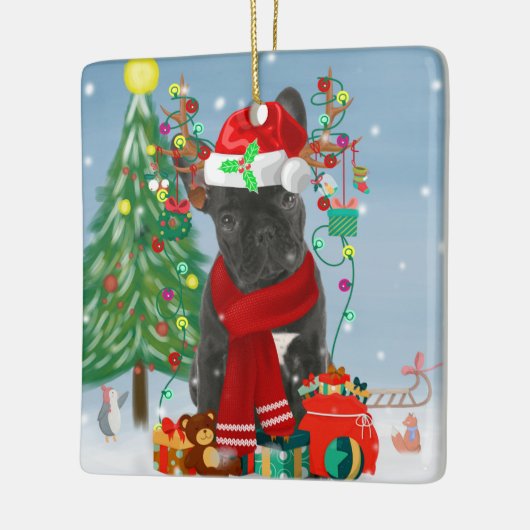 Franse Bulldog in sneeuw met kerstcadeaus Keramisch Ornament (Links)