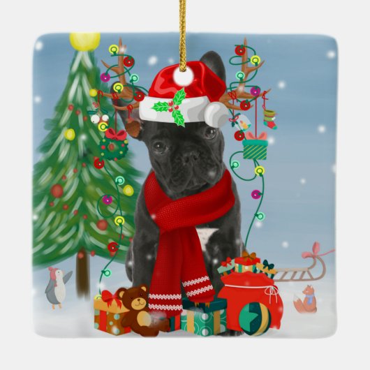 Franse Bulldog in sneeuw met kerstcadeaus Keramisch Ornament (Achterkant)