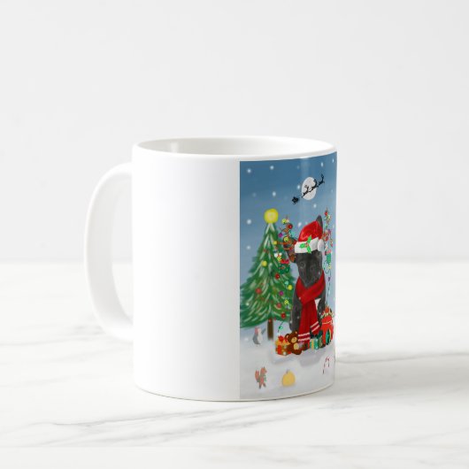 Franse Bulldog in sneeuw met kerstcadeaus Koffiemok (Voorkant links)