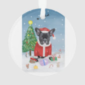 Franse Bulldog in sneeuw met kerstcadeaus Ornament (achterkant)