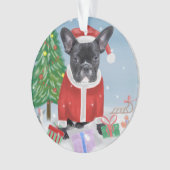Franse Bulldog in sneeuw met kerstcadeaus Ornament (voorkant)