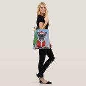 Franse Bulldog in sneeuw met kerstcadeaus Tote Bag (Op model)