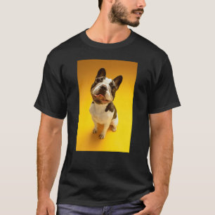 Franse Bulldog kijkt omhoog T-shirt