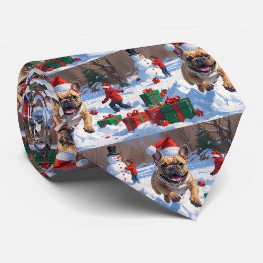 Franse Bulldog loopt in de sneeuw met kerstmuts Stropdas (Opgerold)