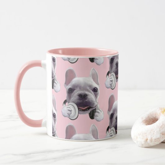Franse Bulldog met hoofdtelefoon Illustratie Mok (Met donut)