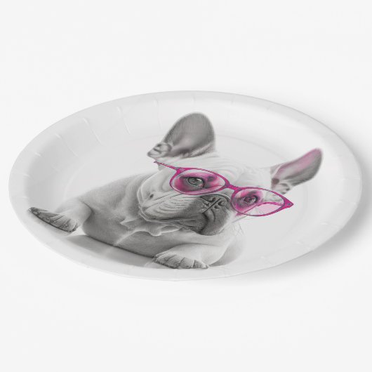 Franse Bulldog met roze glazen papier bord (Gekanteld)