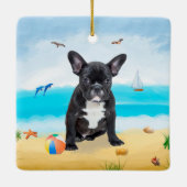 Franse Bulldog op Beach Keramisch Ornament (Achterkant)