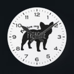 Franse Bulldog Pardon My Frenchie Ronde Klok<br><div class="desc">Een coole muurklok voor thuis of kantoor. Black French Bulldog Silhouette. "Pardon My Frenchie." Maakt een oorspronkelijk cadeau voor Franse Bulldog liefhebbers. Bekijk de Doodle World van Jenn voor nog meer nieuwigheidsklokken en het hondenras van het thuisdecor.</div>