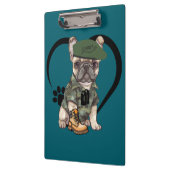 Franse Bulldog Puppy in Camo Outfit & Groene Baret Klembord (Links)