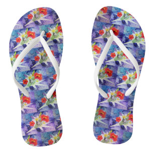 Franse bulldog puppy op een blad, string teenslippers