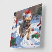Franse Bulldog rent in de sneeuw met kerst Pet Vierkante Klok (Hoek)
