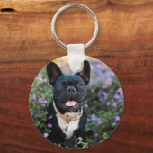 Franse Bulldog Stands in Flowers Sleutelhanger (Voorkant)