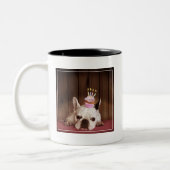 Franse bulledog met Birthday Cupcake Tweekleurige Koffiemok (Links)