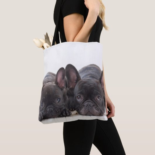 Franse bulledogs die op een mand springen tote bag (Dichtbij)