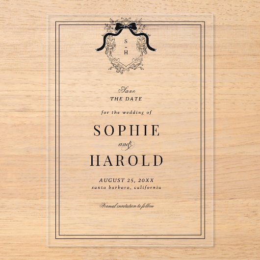 Franse Crest Coquette Bow Monogram Huwelijk Acryl Uitnodigingen (Voorkant)